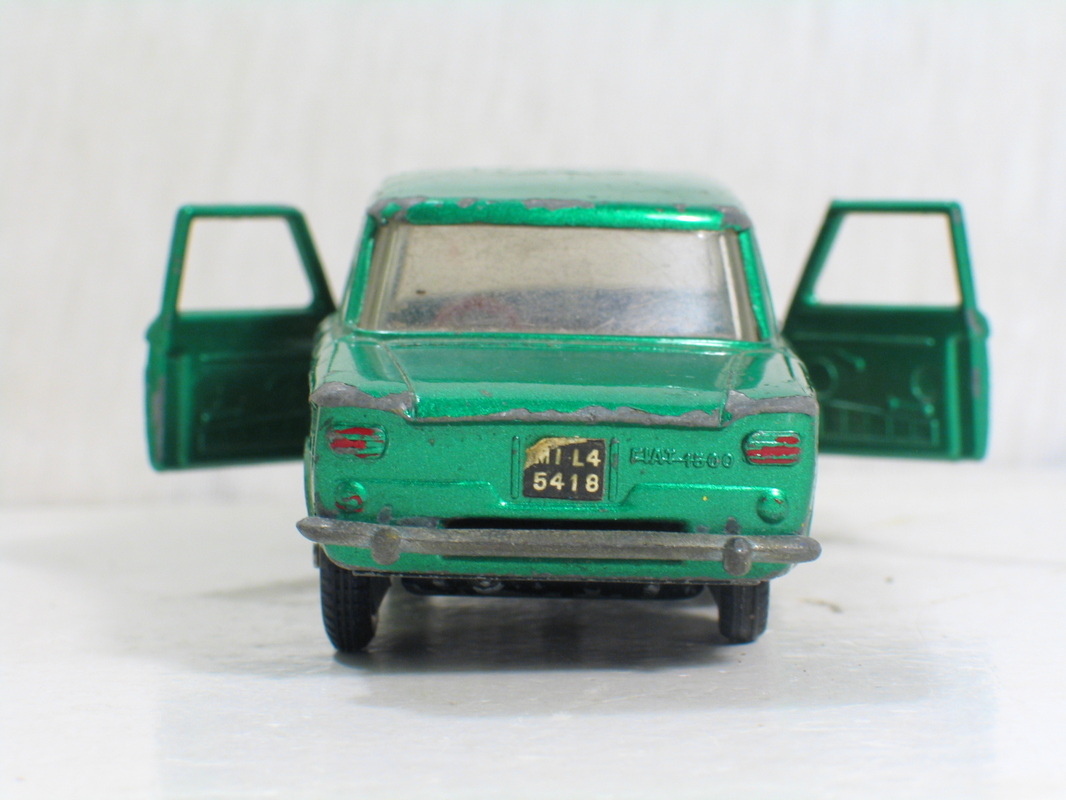 Fiat 1500 - A-2 - Verde Met. - 1/42 - MEBETOYS